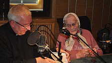 Marianna Popiełuszko, matka bł. ks. Jerzego Popiełuszki, odwiedziła Radio Maryja w Toruniu. Wspólnie ze słuchaczami matka błogosławionego męczennika odmówiła Koronkę do Bożego Miłosierdzia. Wraz z Marianną Popiełuszko do Radia Maryja przyjechali także Stanisław Popiełuszko, brat ks. Jerzego, Wioleta Popiełuszko oraz wnuk pani Marianny - Marcin.