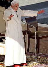 27 lutego 2013 r. – ostatnia audiencja generalna Papieża Benedykta XVI na placu św. Piotra, po ogłoszeniu zakończenia przez niego pełnienia posługi Następcy św. Piotra.