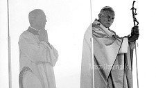 Jan Paweł II w czasie pielgrzymki do Polski (Lublin, 9.06.1987) 