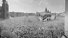 Msza św. na zakończenie Białego Marszu na krakowskim Rynku (17.05.1981)