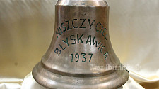 Muzeum Marynarki Wojennej otworzyło na pokładzie niszczyciela ORP „Błyskawica” w Gdyni  wystawę pt. „Polska Marynarka Wojenna w II wojnie światowej”

Wśród eksponatów, które można obejrzeć znalazły się m. in. Order Virtuti Militari, który otrzymała „Błyskawica”. Turyści mogą także zwiedzać najstarszego na świecie zachowanego niszczyciela.