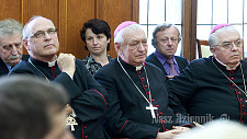 Marianna Popiełuszko, matka bł. ks. Jerzego Popiełuszki, została honorową obywatelką województwa kujawsko-pomorskiego. Nadanie tytułu odbyło się wczoraj podczas uroczystej sesji Sejmiku Województwa Kujawsko-Pomorskiego.

Podczas uroczystości Mariannie Popiełuszko towarzyszyli najbliżsi. Wraz z nią do Torunia przybył syn Stanisław, synowa Wioleta oraz wnuk Marcin.

