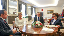 Prezydent Andrzej Duda z małżonką, marszałkiem Sejmu Elżbietą Witek i marszałkiem Senatu Tomaszem Grodzkim