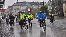 Ponad osiemdziesiąt osób  w minioną niedzielę wzięło udział w rowerowej wyprawie do Jawora Soleckiego. Był to trzeci i ostatni rajd śladami Dionizego Czachowskiego, wybitnego dowódcy Powstania Styczniowego.

Trasę rajdów organizował Klub Turystyki Rowerowej PTTK Orkan. Wyjazdy są częścią ogólnopolskiego projektu autorskiego Roberta Grudnia „Każdemu marzy się wolność”. Tym razem cykliści jechali pod patronatem Mazowieckiego Komendanta Wojewódzkiego Policji.
