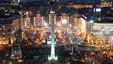 4 grudnia 2013 r. – Tysiące Ukraińców protestuje na kijowskim Majdanie przeciwko prezydentowi Wiktorowi Janukowyczowi oraz rządowi Ukrainy.