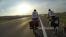 Trwa rowerowa pielgrzymka grupy NINIWA Team do miejscowości Wierszyna na Syberii w ramach „Wyprawy 2013. Polska – Syberia” pod patronatem „Naszego Dziennika”. 24 uczestników, którzy w intencji Ojczyzny mają do przejechania 8 tys. km, w 9. dniu wyprawy dotarło do Smoleńska. Przejechali do tej pory 1402 km.
