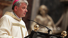 17 września 2013 r. – W Watykanie odbyła się uroczystość sakry biskupiej ks. abp. Konrada Krajewskiego, którego Ojciec Święty Franciszek mianował także nowym papieskim jałmużnikiem.