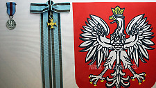 Muzeum Marynarki Wojennej otworzyło na pokładzie niszczyciela ORP „Błyskawica” w Gdyni  wystawę pt. „Polska Marynarka Wojenna w II wojnie światowej”

Wśród eksponatów, które można obejrzeć znalazły się m. in. Order Virtuti Militari, który otrzymała „Błyskawica”. Turyści mogą także zwiedzać najstarszego na świecie zachowanego niszczyciela.