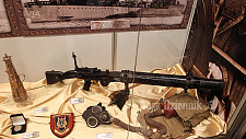 Muzeum Marynarki Wojennej otworzyło na pokładzie niszczyciela ORP „Błyskawica” w Gdyni  wystawę pt. „Polska Marynarka Wojenna w II wojnie światowej”

Wśród eksponatów, które można obejrzeć znalazły się m. in. Order Virtuti Militari, który otrzymała „Błyskawica”. Turyści mogą także zwiedzać najstarszego na świecie zachowanego niszczyciela.