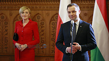 Marzec: Oficjalna wizyta pary prezydenckiej na Węgrzech. Prezydent Andrzej Duda wręczył odznaczenia obywatelom Węgier zasłużonym dla współpracy polsko-węgierskiej.