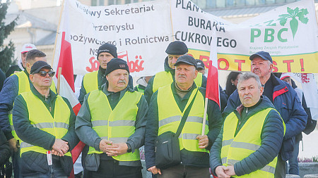Nieudolne łatanie budżetu