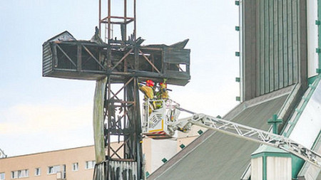 Krzyż, ogień i miłość