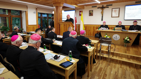 Episkopat o bieżących sprawach Kościoła w Polsce