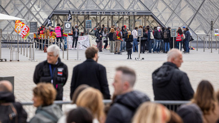 Premier Francji o częściowej godzinie policyjnej