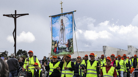 Fatima: Pielgrzymi modlą się w intencji pokoju