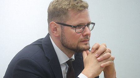 Woś: Prokuratura prześladuje polityków opozycji