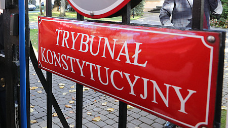 Służby zajęły Trybunał Konstytucyjny