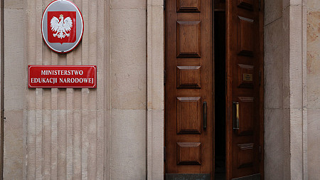 Bezprawne działania MEN