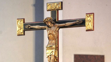 Kto usunął krzyże z urzędu?