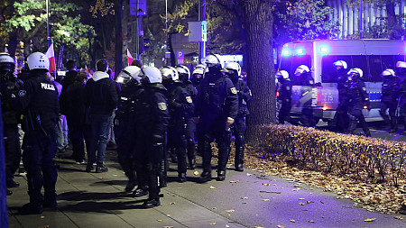 Uderzanie w fundamenty państwa