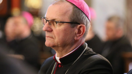 Przewodniczący Episkopatu modli się za ofiary ataku w Jarosławiu
